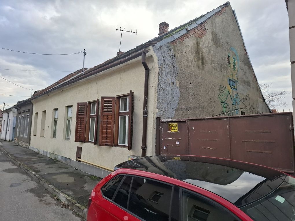 Vand 1 camera la casa Sibiu