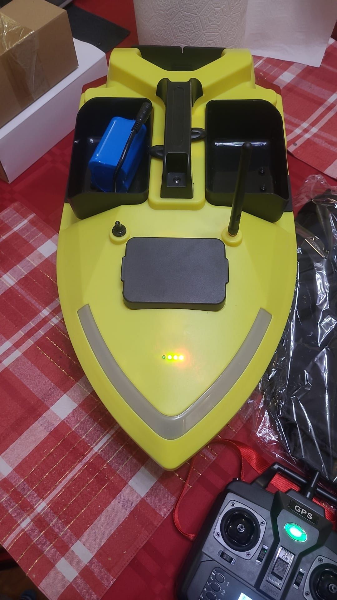 Jucarii noi! Barca barcuta GPS/Sonar ultimul model 10kmh Bacau