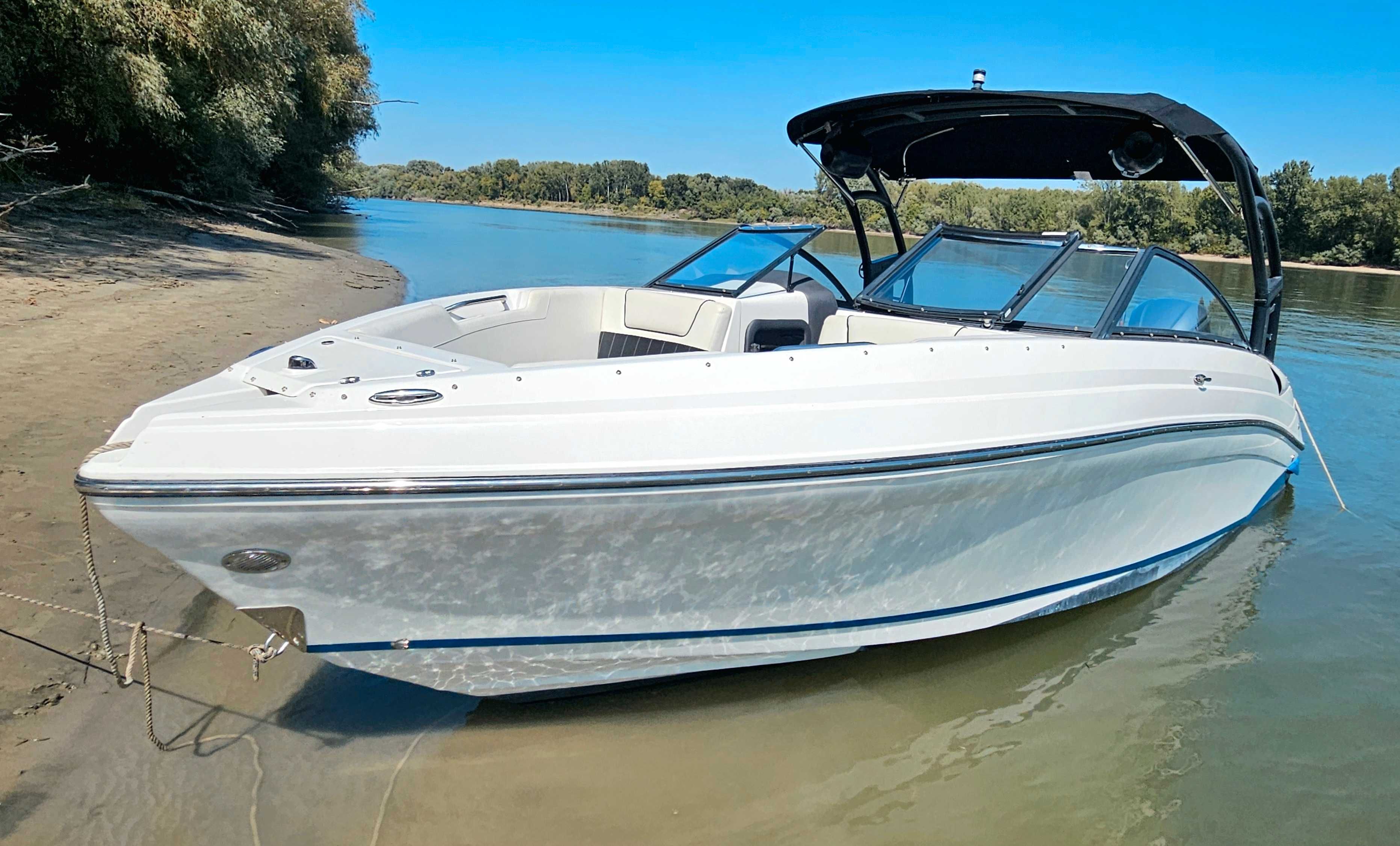 Rinker Q5.Yamaha 300cp.Tower black Braila