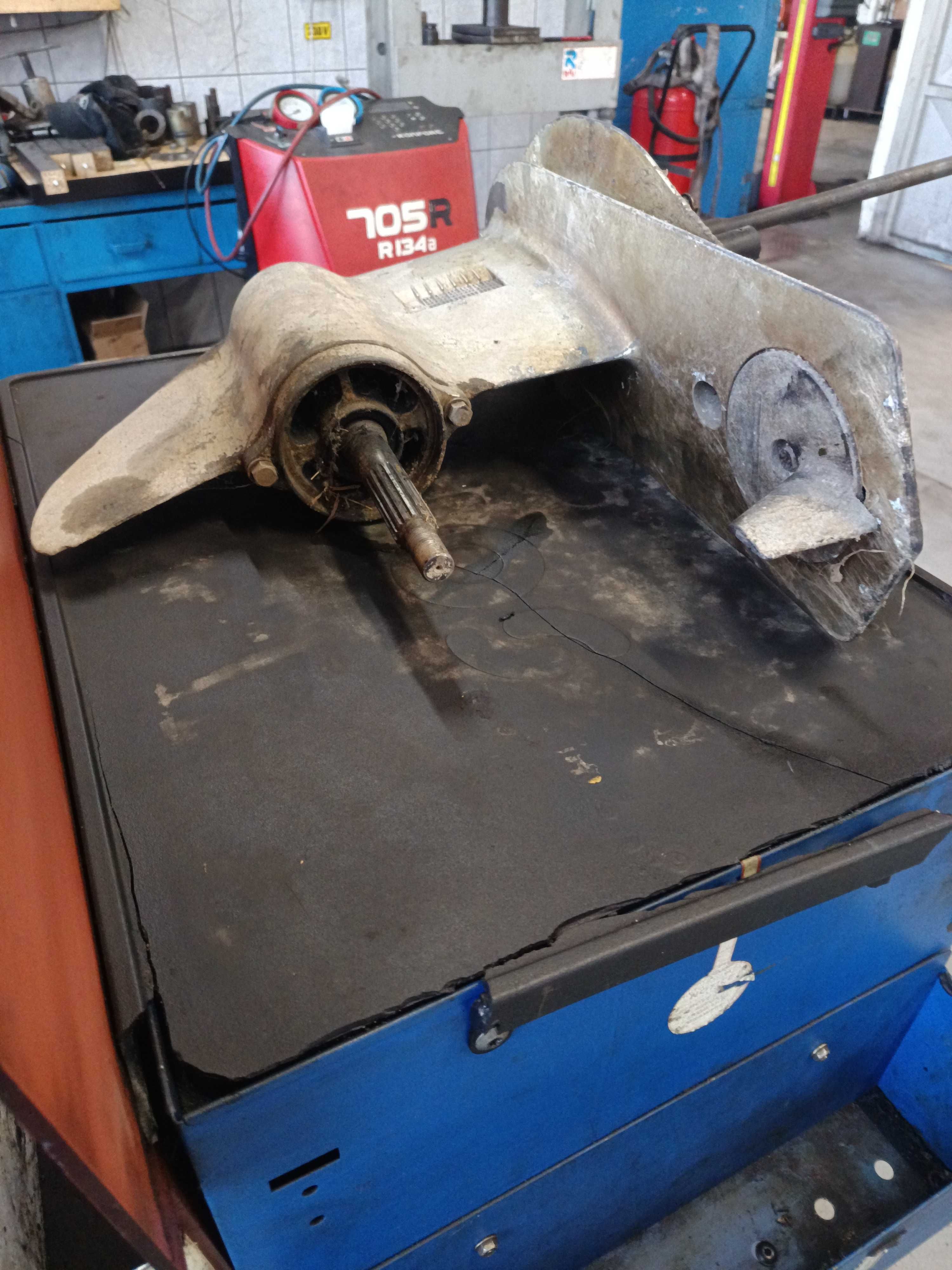 Dezmembrez motor barca Honda 90 cp carburație Bucuresti Sectorul 6