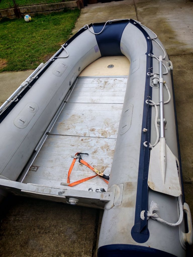 Vand barca gonflabila 3.60 cu chilă și podina aluminiu baloane 50 Sibiu