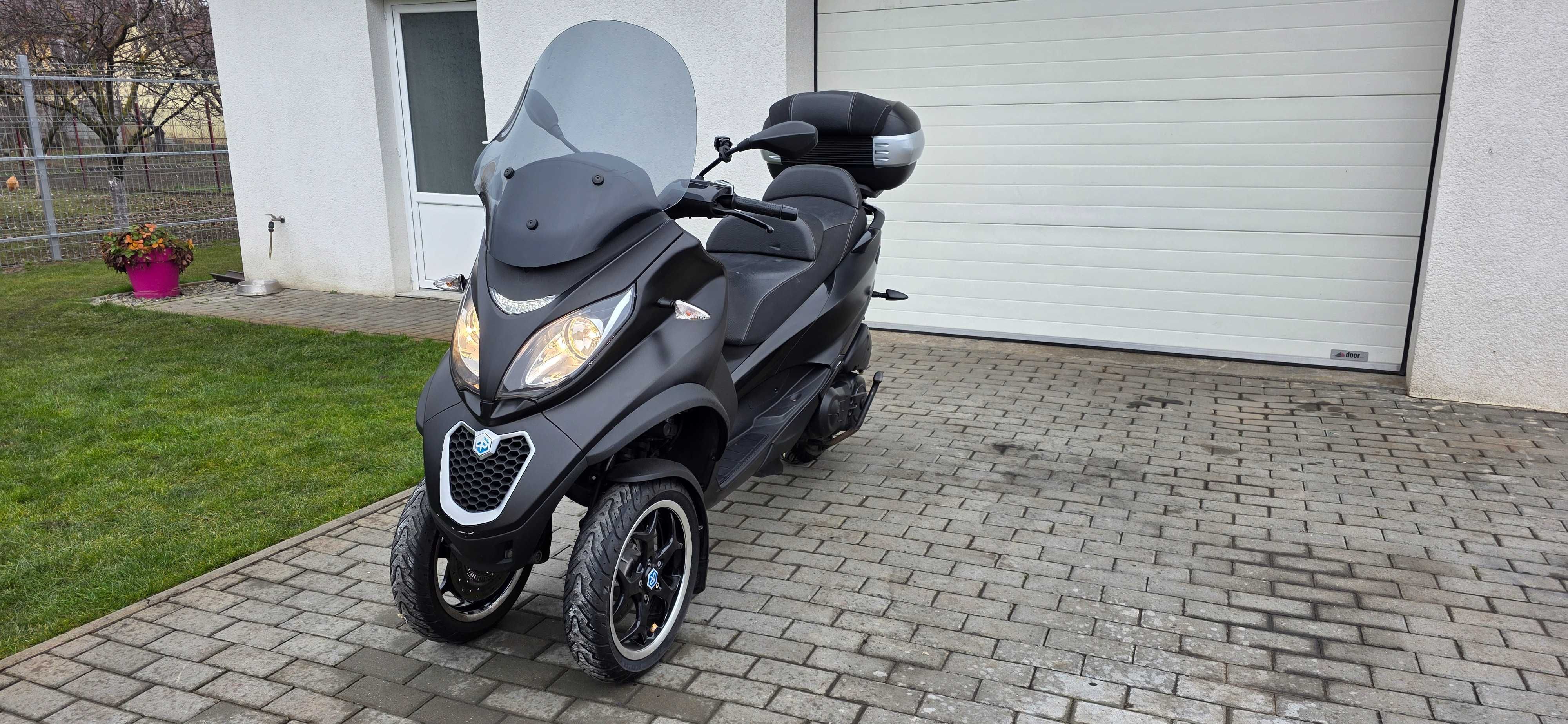 Piaggio MP3 500 LT Business an 2015 se conduce cu categ. B, inmatriculat Ar